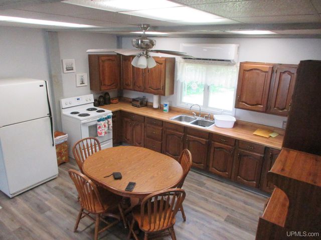 507 Pierce Street, Wakefield, MI 49968