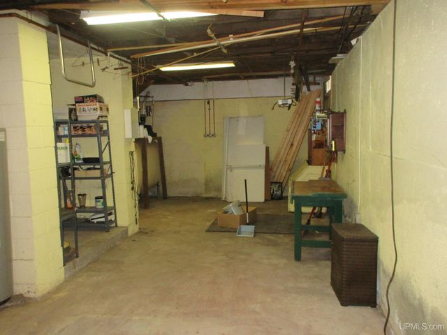 507 Pierce Street, Wakefield, MI 49968