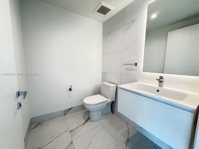 1170 E Hallandale 1106 1106, Hallandale Beach, FL 33009