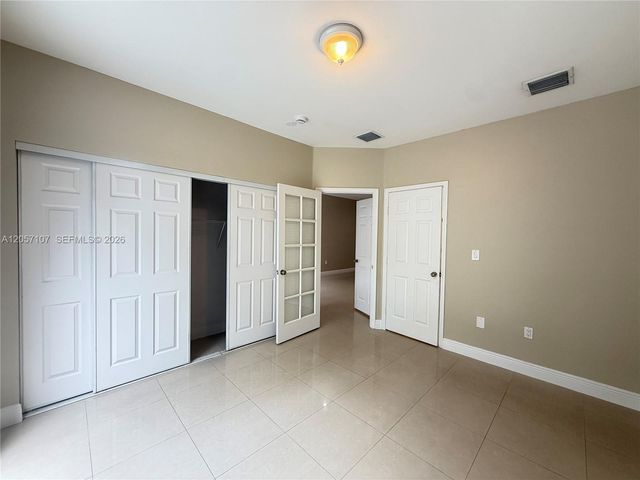 7663 N Southwood Cir, Davie, FL 33328