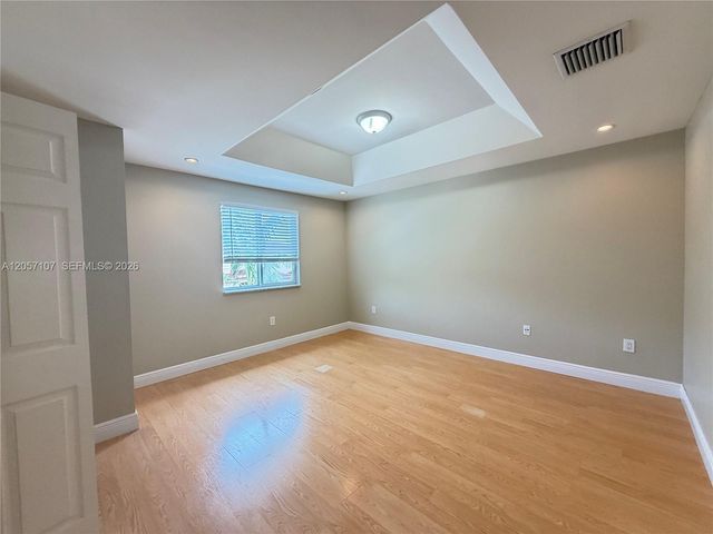 7663 N Southwood Cir, Davie, FL 33328