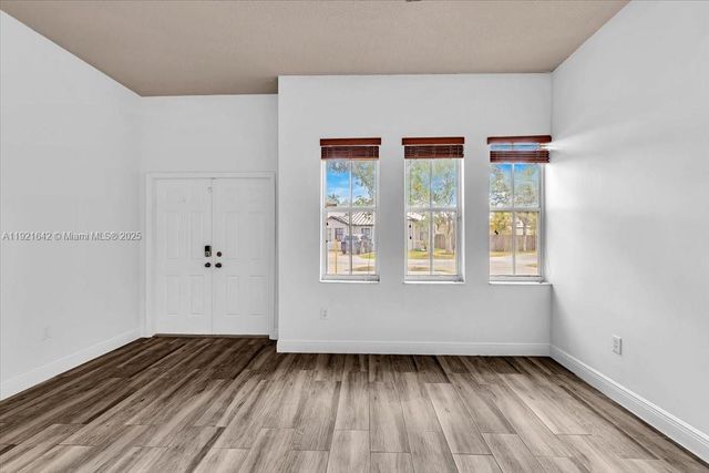 16283 SW 83rd St, Miami, FL 33193