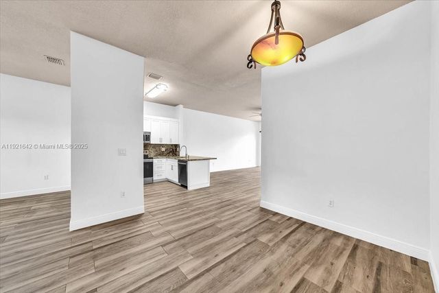 16283 SW 83rd St, Miami, FL 33193