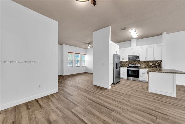 16283 SW 83rd St, Miami, FL 33193