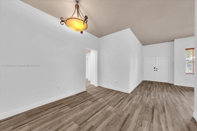 16283 SW 83rd St, Miami, FL 33193