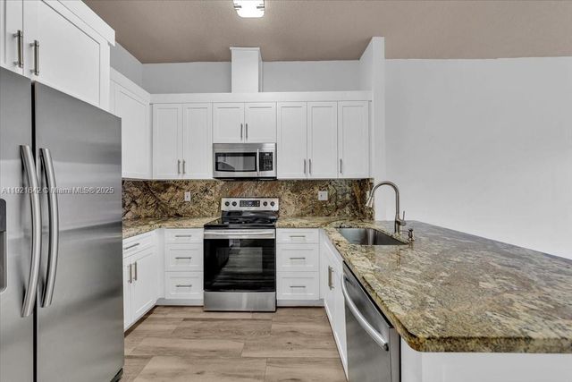 16283 SW 83rd St, Miami, FL 33193