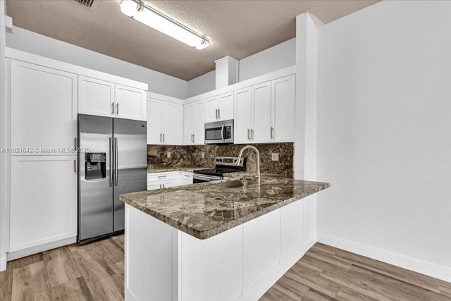 16283 SW 83rd St, Miami, FL 33193