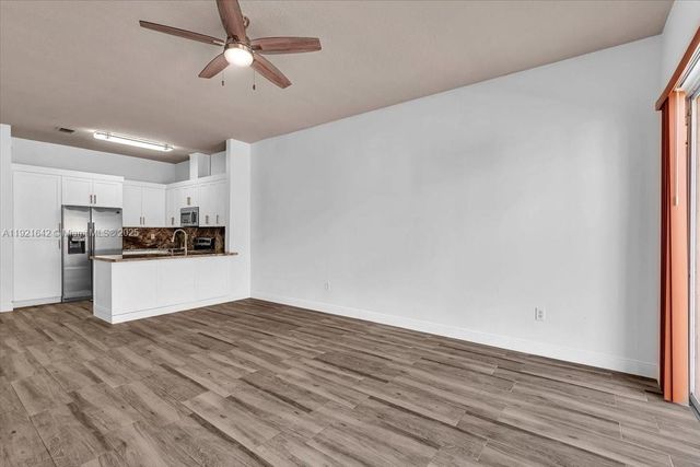 16283 SW 83rd St, Miami, FL 33193