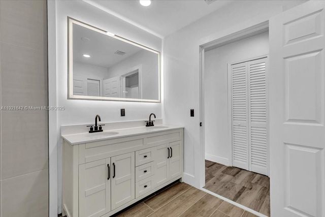 16283 SW 83rd St, Miami, FL 33193