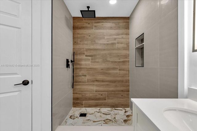 16283 SW 83rd St, Miami, FL 33193