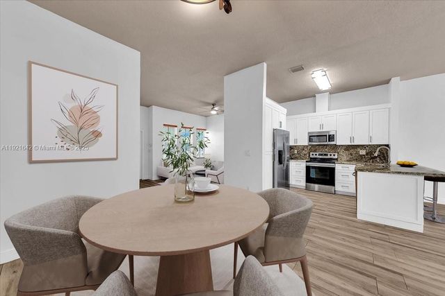 16283 SW 83rd St, Miami, FL 33193