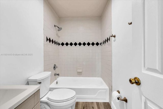 16283 SW 83rd St, Miami, FL 33193