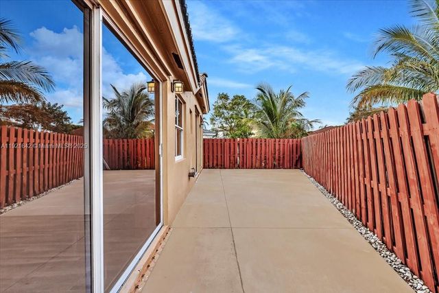 16283 SW 83rd St, Miami, FL 33193