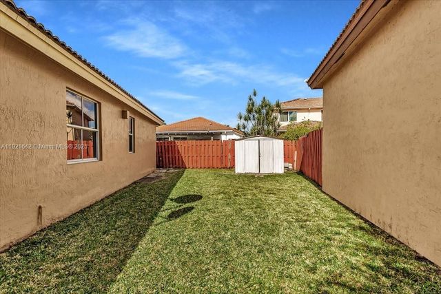 16283 SW 83rd St, Miami, FL 33193