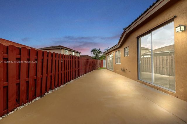 16283 SW 83rd St, Miami, FL 33193