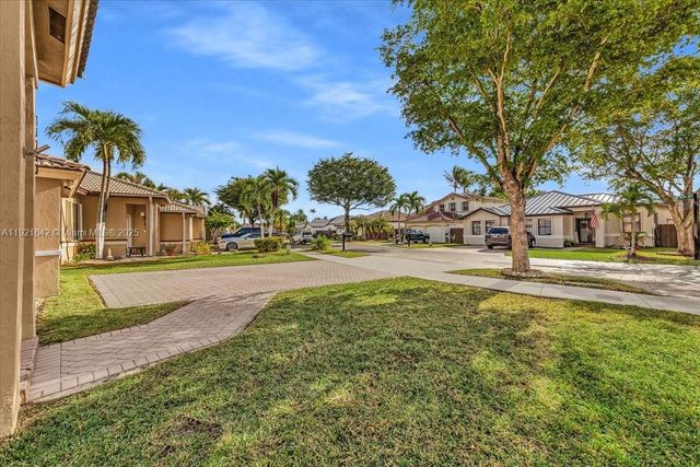 16283 SW 83rd St, Miami, FL 33193