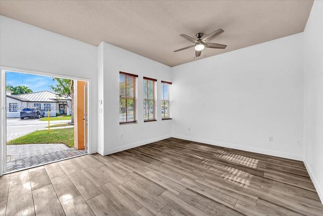 16283 SW 83rd St, Miami, FL 33193