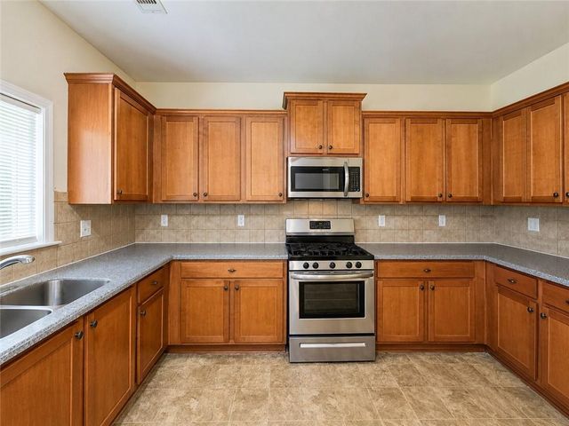3568 Park Hill Circle, Loganville, GA 30052