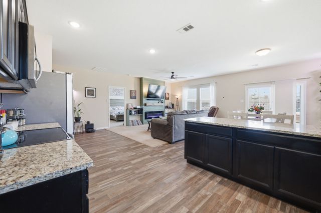 405 Willow Creek Drive, Glenn Heights, TX 75154
