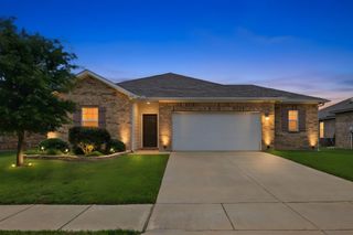 405 Willow Creek Drive, Glenn Heights, TX 75154
