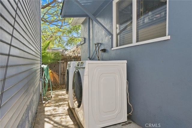 77 N Lima, Sierra Madre, CA 91024