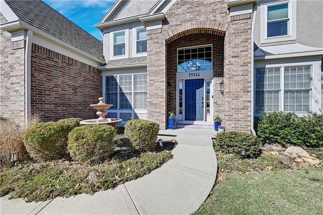 14316 Windsor Drive, Leawood, KS 66224
