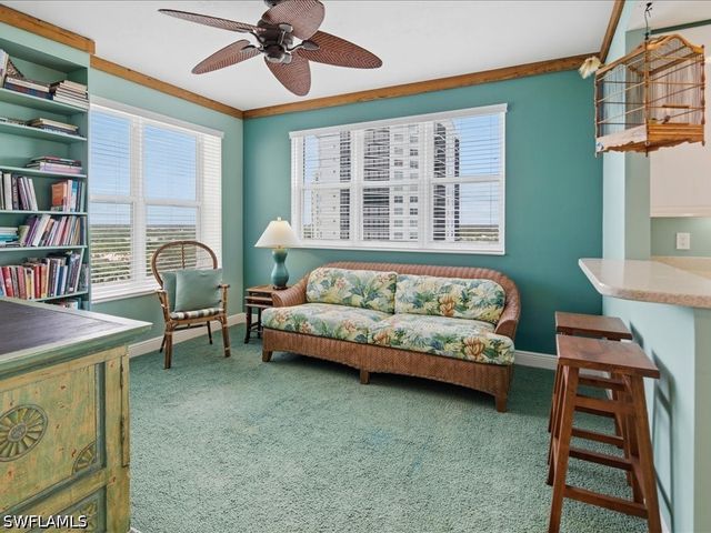 425 Cove Tower DR 901, Naples, FL 34110