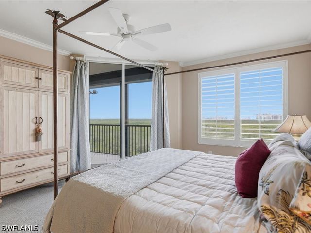 425 Cove Tower DR 901, Naples, FL 34110