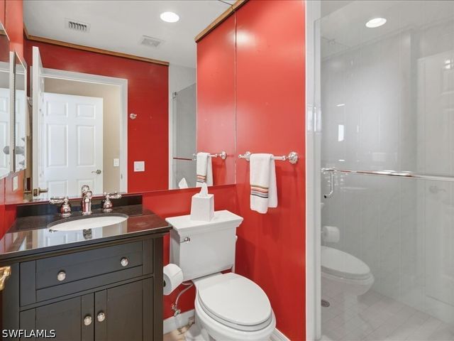 425 Cove Tower DR 901, Naples, FL 34110