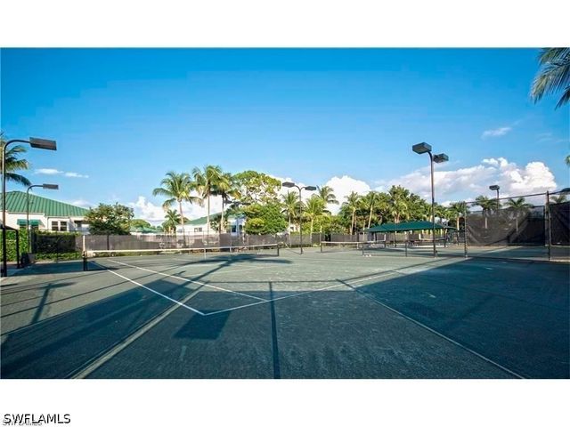 425 Cove Tower DR 901, Naples, FL 34110