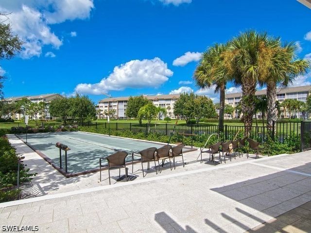 425 Cove Tower DR 901, Naples, FL 34110