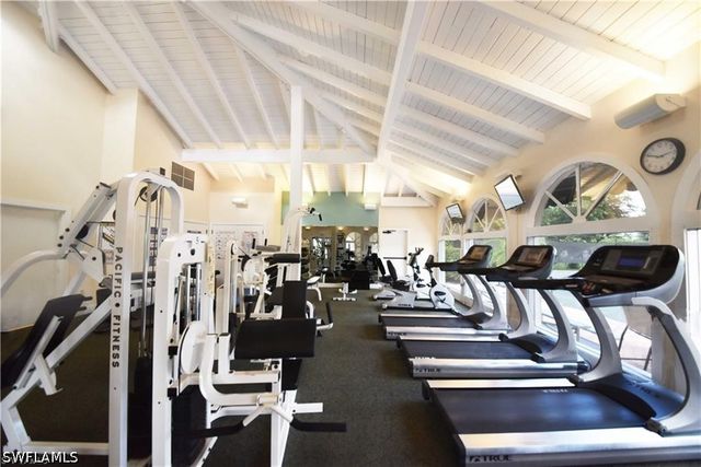425 Cove Tower DR 901, Naples, FL 34110
