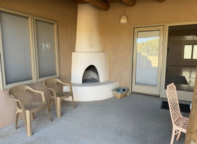 44 Camino Benavidez, Santa Fe, NM 87507