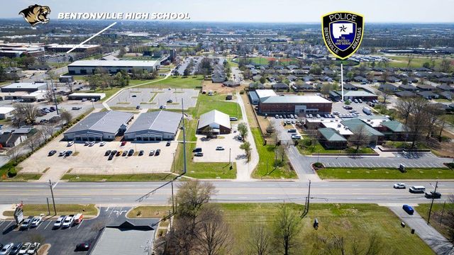 910 SE 14th Street, Bentonville, AR 72712