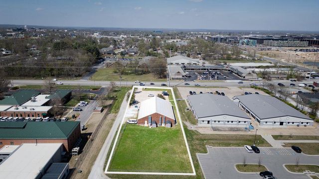 910 SE 14th Street, Bentonville, AR 72712