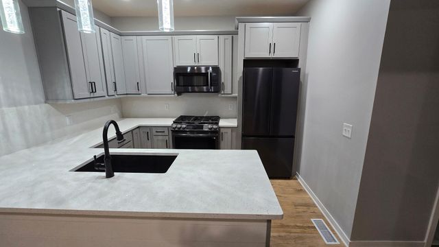 1271 Seminary Avenue, Saint Paul, MN 55104