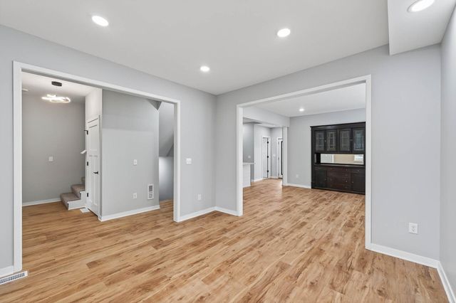 1271 Seminary Avenue, Saint Paul, MN 55104