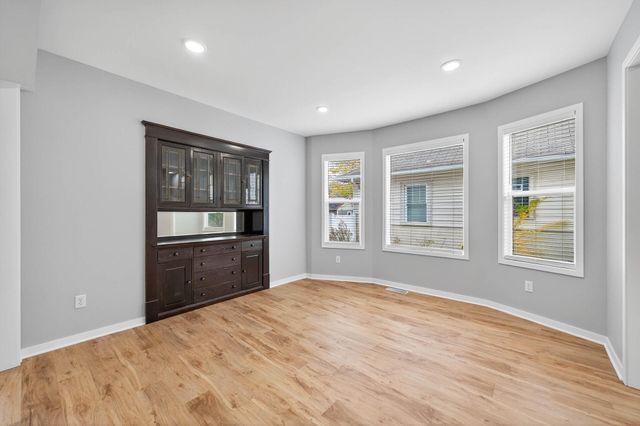 1271 Seminary Avenue, Saint Paul, MN 55104