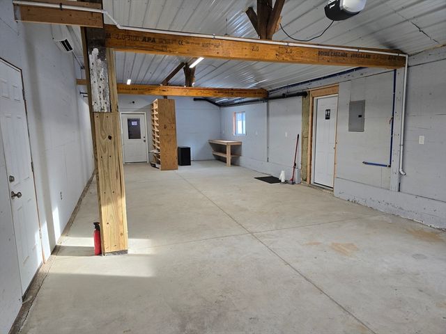 6 Church Ave. C, Hatfield, MA 01038