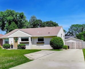 703 Webster Avenue, Wheaton, IL 60187