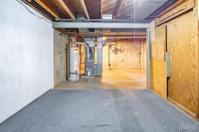 8903 Pine Avenue, St Louis, MO 63144