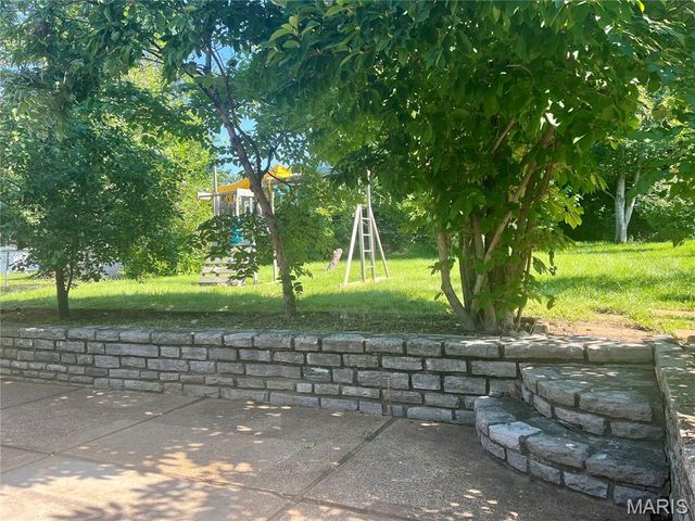 8903 Pine Avenue, St Louis, MO 63144