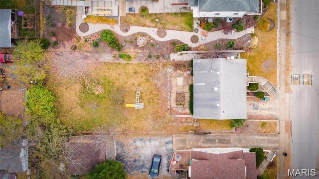 8903 Pine Avenue, St Louis, MO 63144