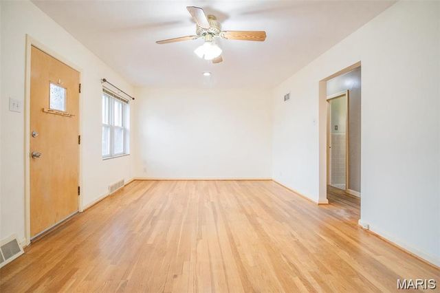 8903 Pine Avenue, St Louis, MO 63144