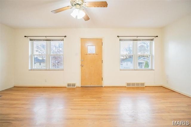 8903 Pine Avenue, St Louis, MO 63144