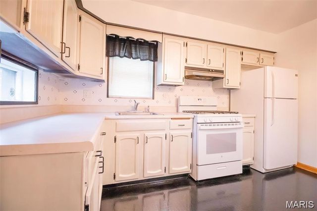 8903 Pine Avenue, St Louis, MO 63144