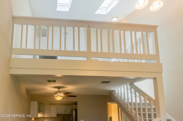 1403 W DEFENDER Court, Jacksonville, FL 32233