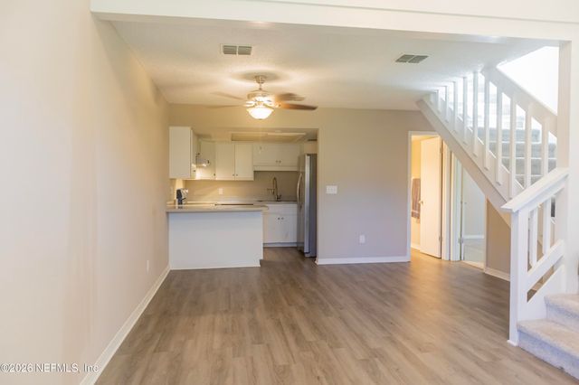 1403 W DEFENDER Court, Jacksonville, FL 32233
