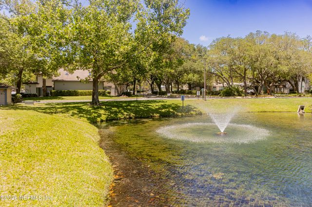 1403 W DEFENDER Court, Jacksonville, FL 32233