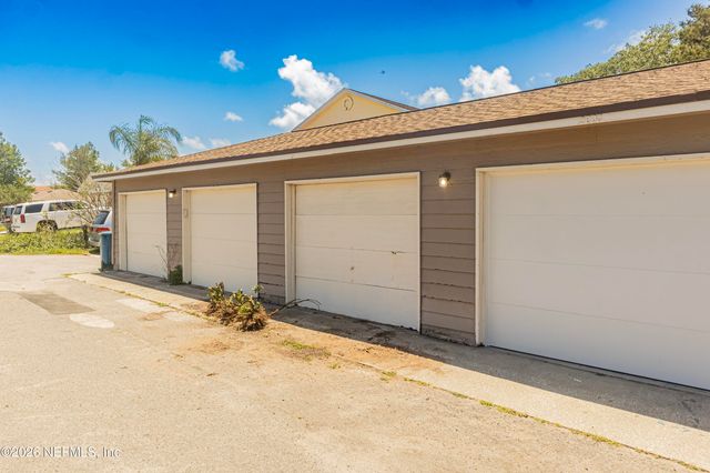 1403 W DEFENDER Court, Jacksonville, FL 32233
